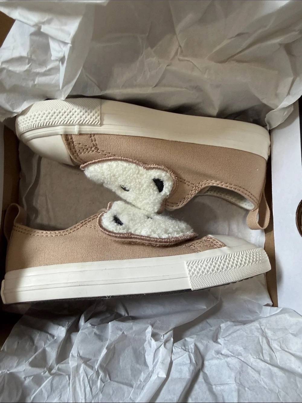 Converse Kids' Beige Bear Sneakers - Chick Taylor NWT size 8